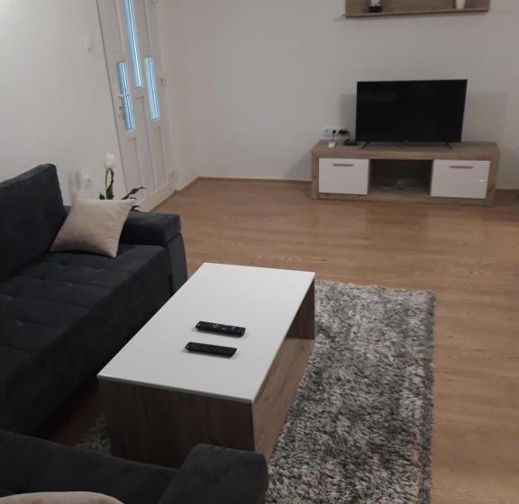 پانسیون Apartman Miloš