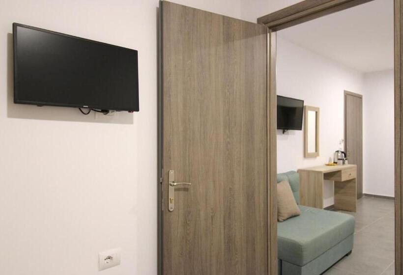 پانسیون Villa Adrian