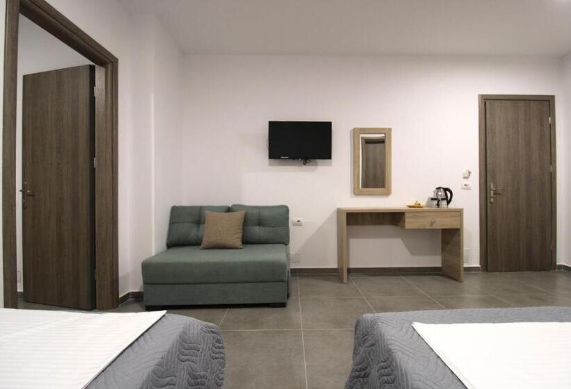 پانسیون Villa Adrian