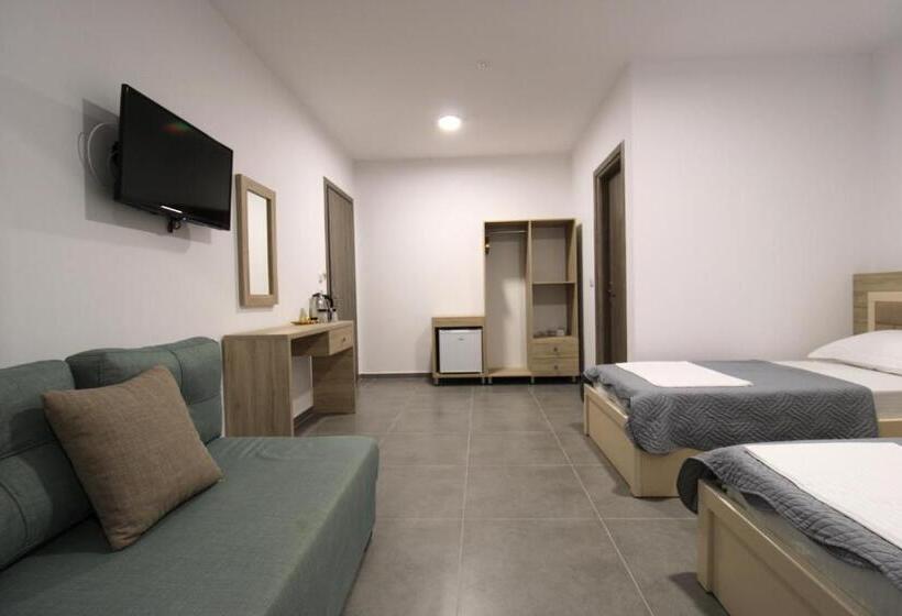 پانسیون Villa Adrian