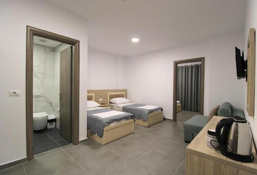 پانسیون Villa Adrian