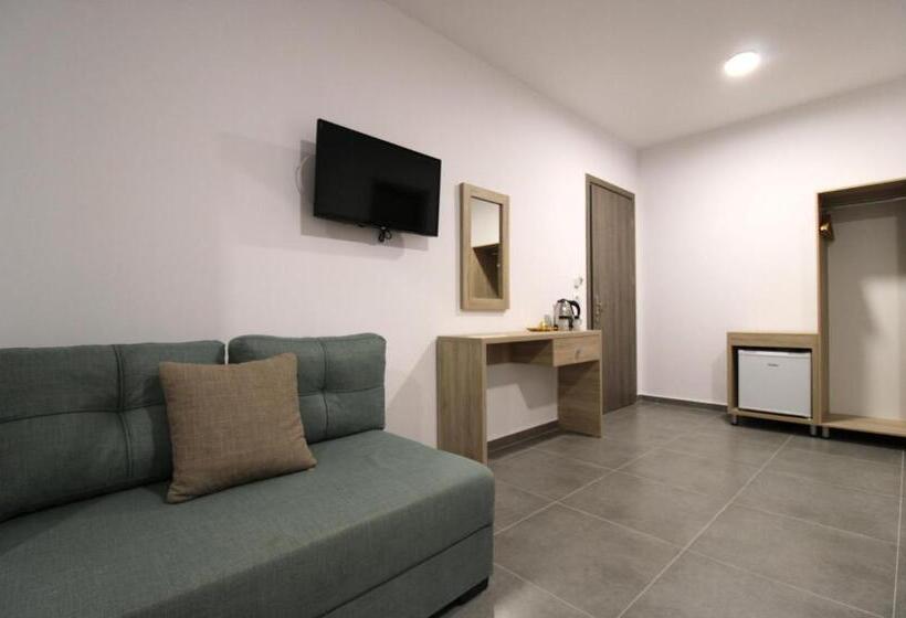 پانسیون Villa Adrian