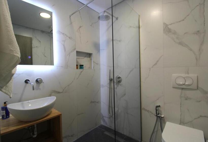 پانسیون Villa Adrian