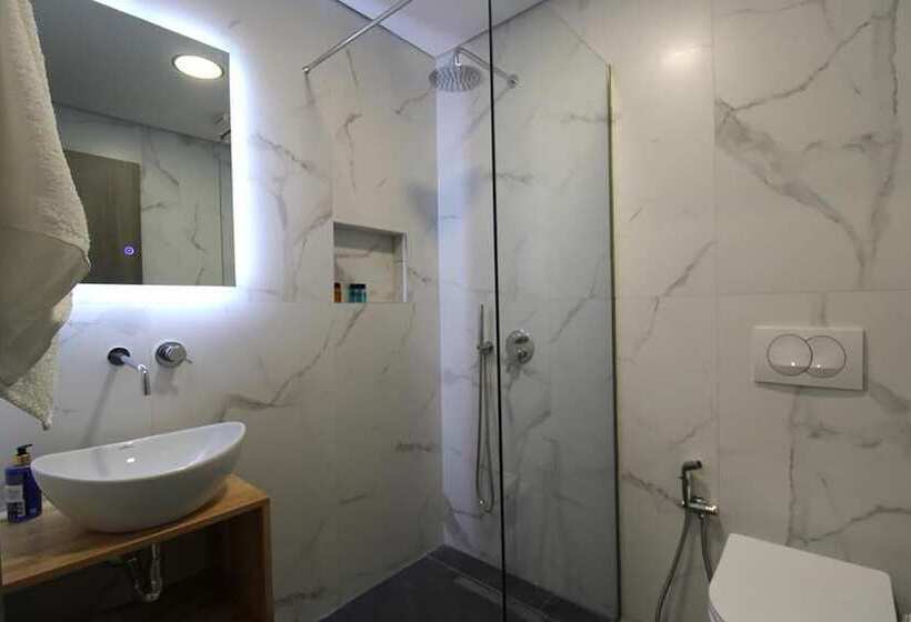 پانسیون Villa Adrian