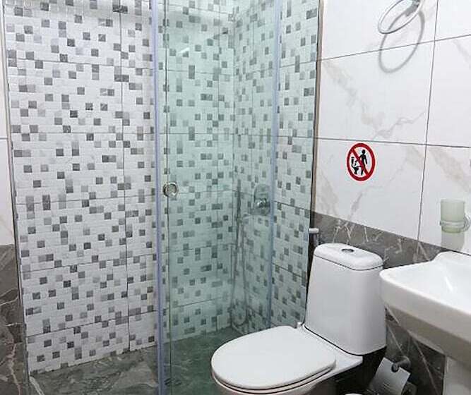 پانسیون Villa Adrian