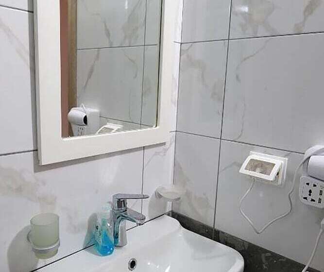 پانسیون Villa Adrian