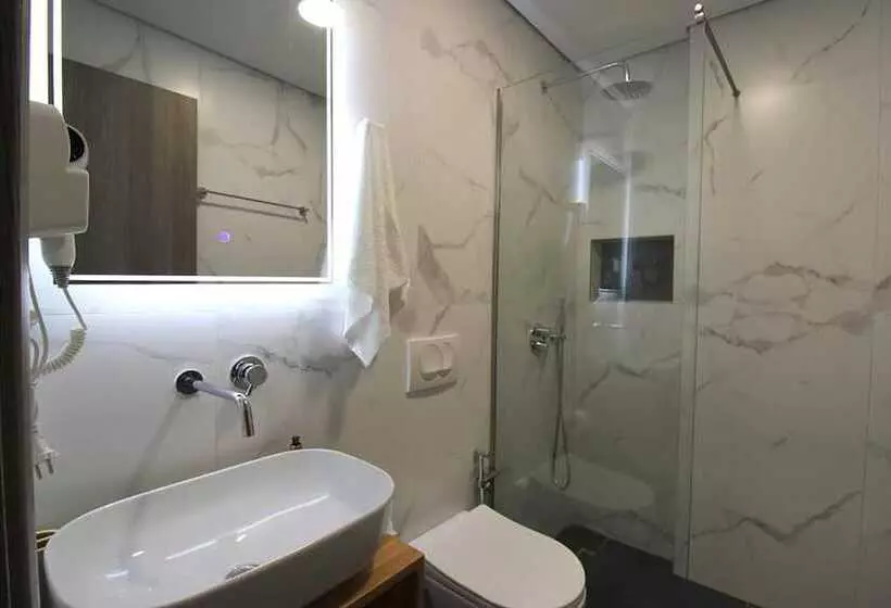 ペンション Villa Adrian