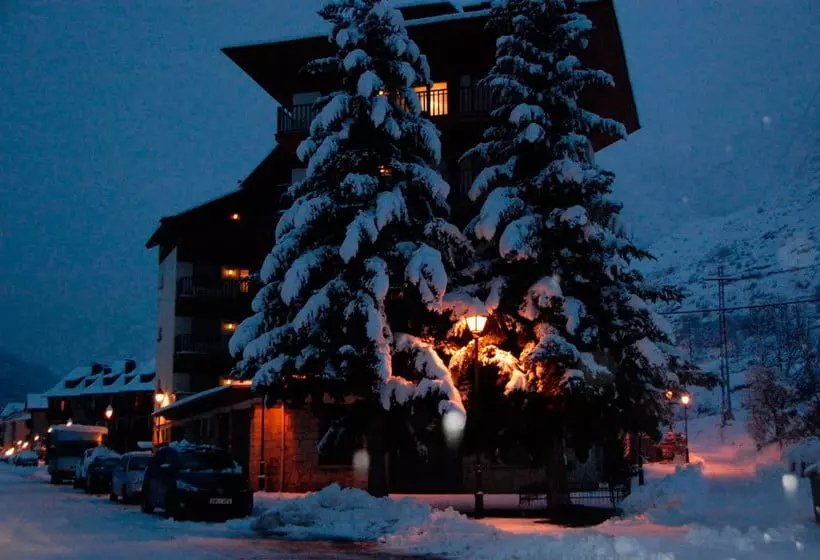 Apartamentos Espot 1300