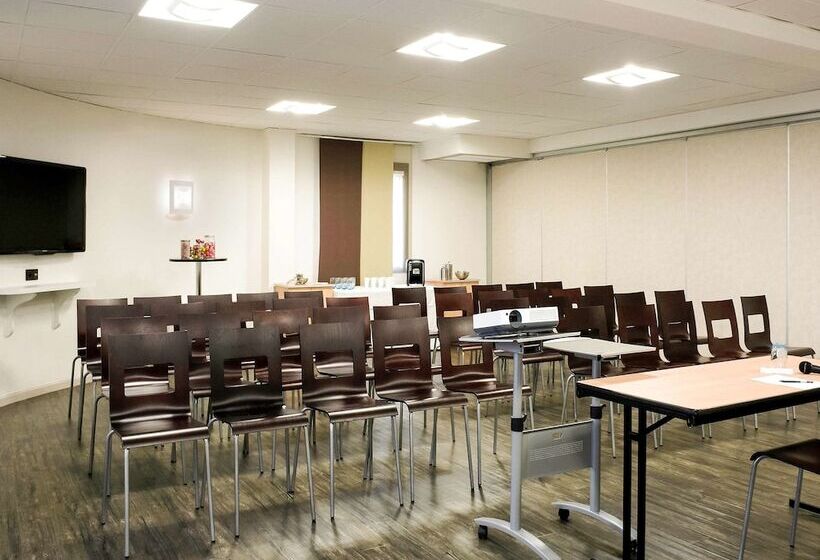 ホテル Ibis Europe Chalon Sur Saone