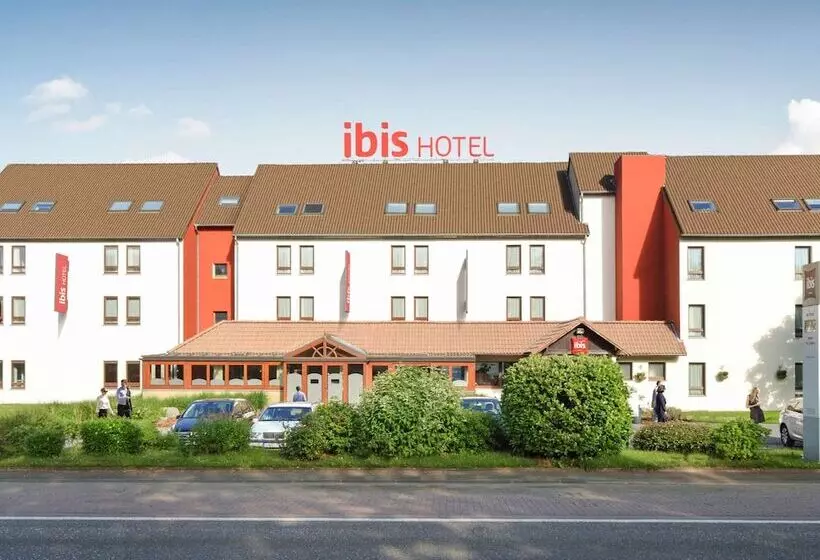 هتل Ibis Charleroi Airport Brussels South