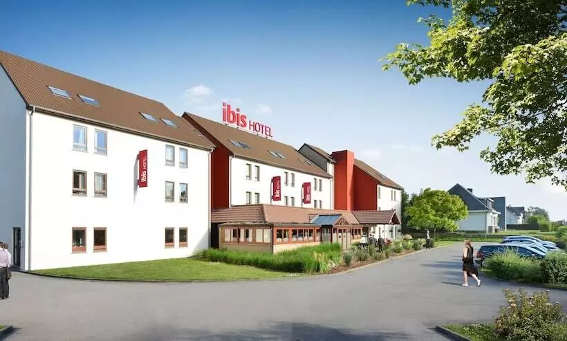 هتل Ibis Charleroi Airport Brussels South