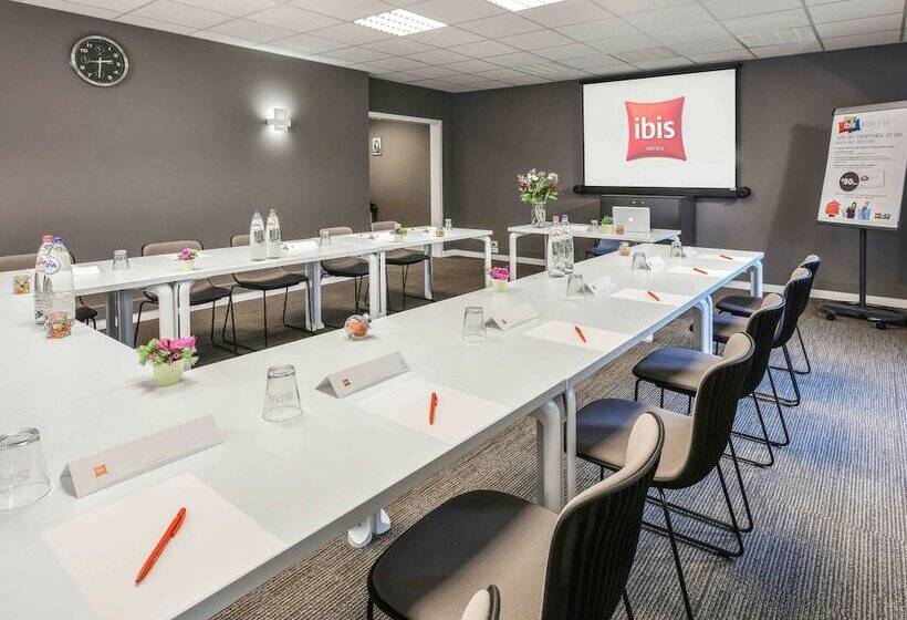هتل Ibis Charleroi Airport Brussels South