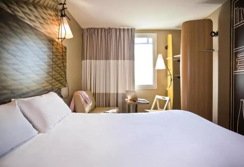 בית מלון כפרי Ibis Paris La Defense Courbevoie