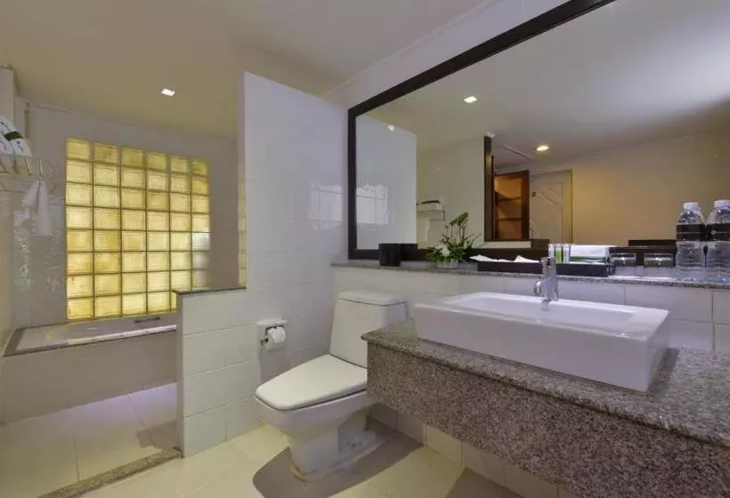 Отель Panwa Boutique Beachfront