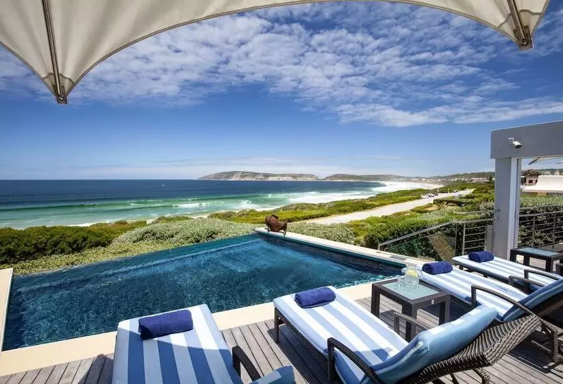 Hotel Periwinkle Lodge Guest House