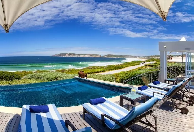 Hotel Periwinkle Lodge Guest House