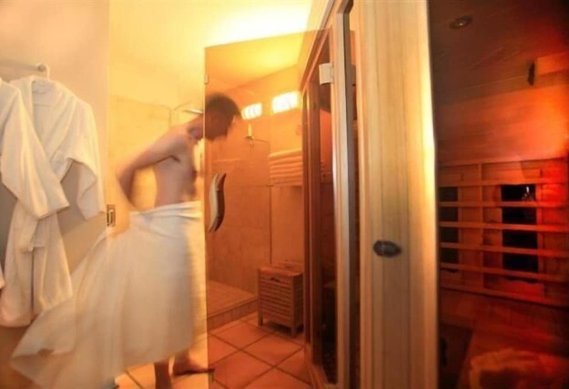 فندق Periwinkle Lodge Guest House