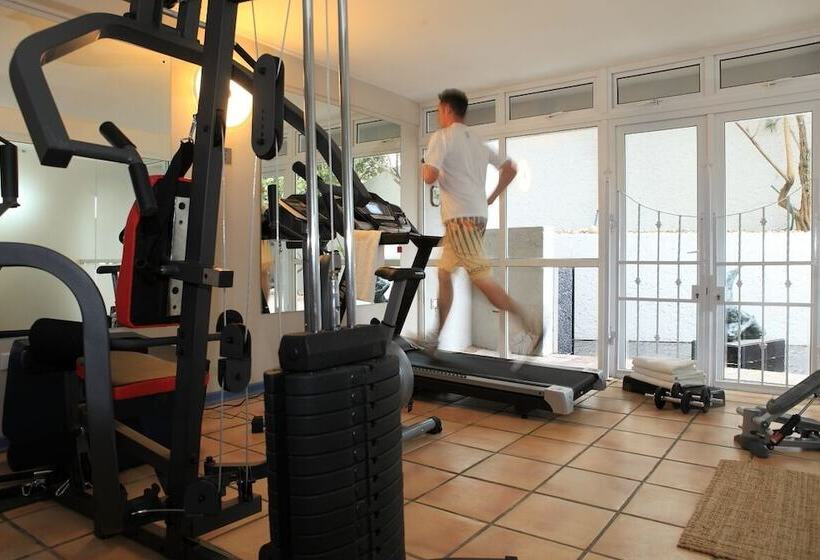 فندق Periwinkle Lodge Guest House