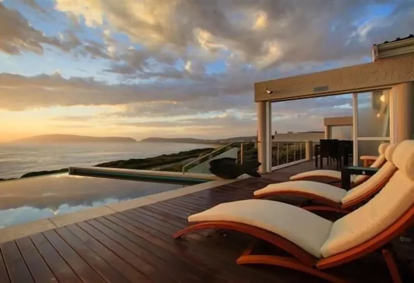 Hotel Periwinkle Lodge Guest House