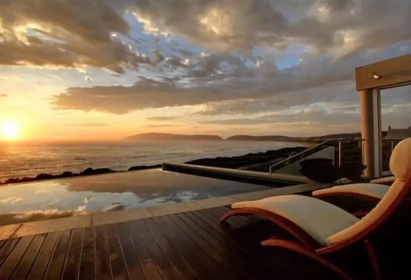 Hotel Periwinkle Lodge Guest House