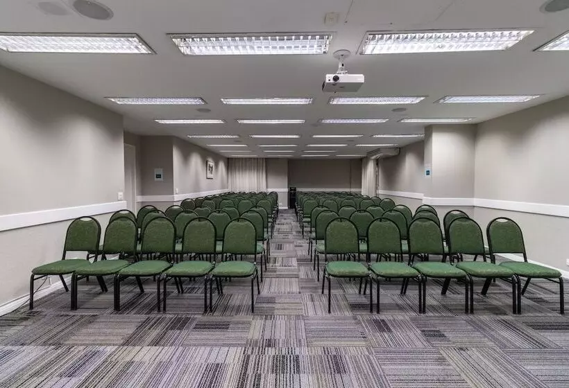 호텔 Slaviero Curitiba Shopping