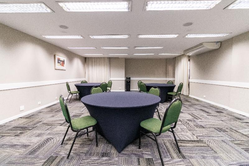 בית מלון כפרי Slaviero Curitiba Shopping