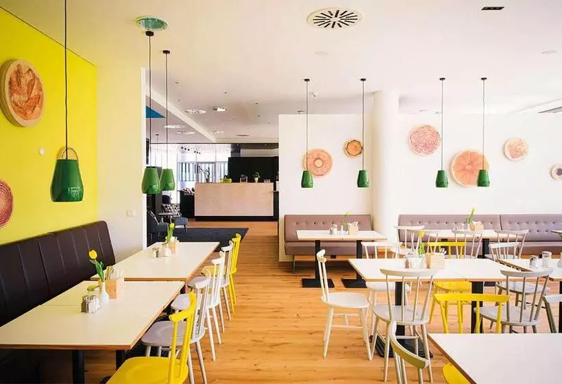 Отель Vienna House Easy By Wyndham Günzburg