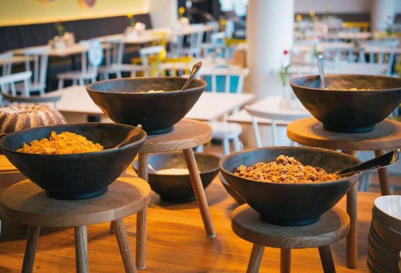 בית מלון כפרי Vienna House Easy By Wyndham Günzburg