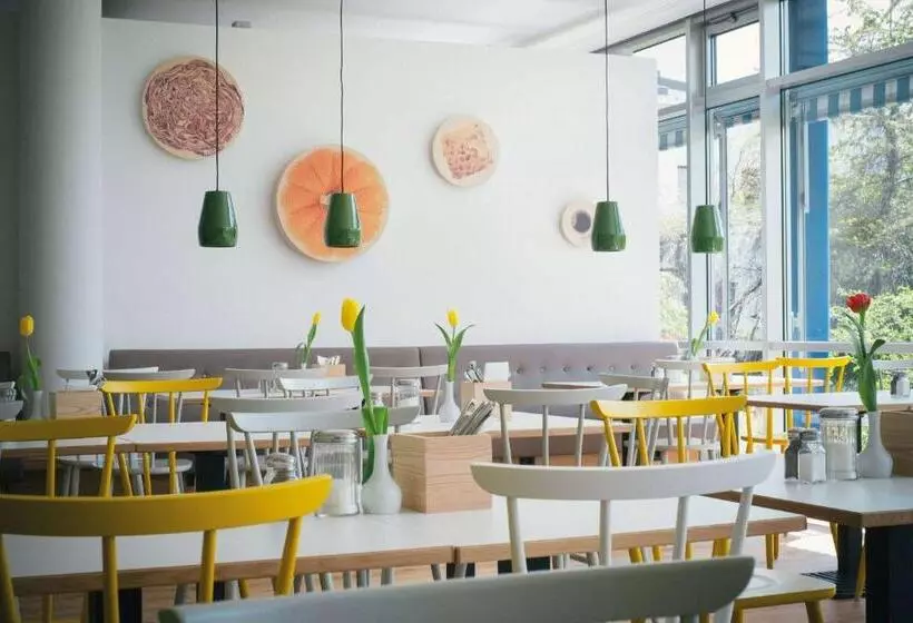 Отель Vienna House Easy By Wyndham Günzburg