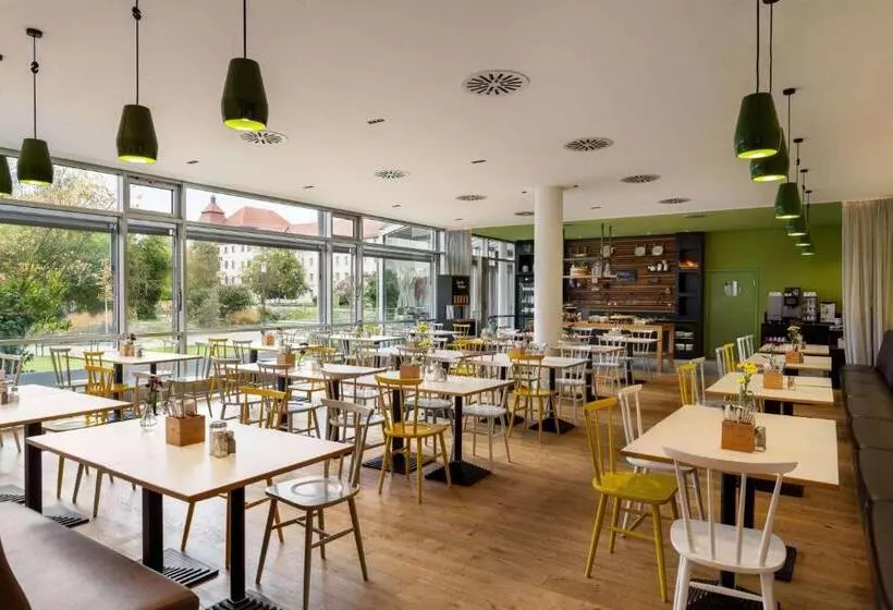 Отель Vienna House Easy By Wyndham Günzburg