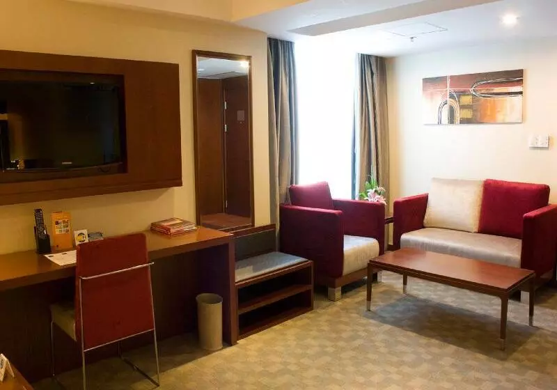 Novotel Atlantis Shanghai   Breakfast In The Clouds With River View In The Revolving Restaurant