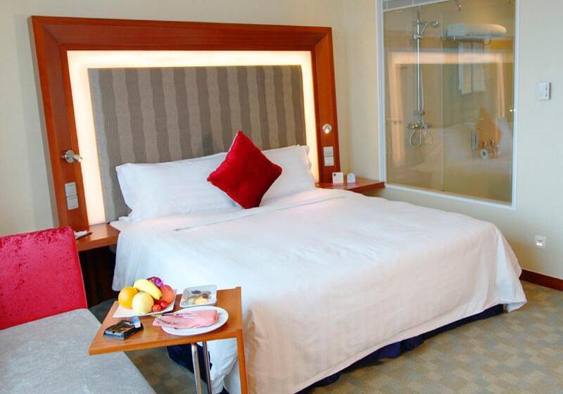 Novotel Atlantis Shanghai Breakfast In The Clouds With River View In The Revolving Restaurant