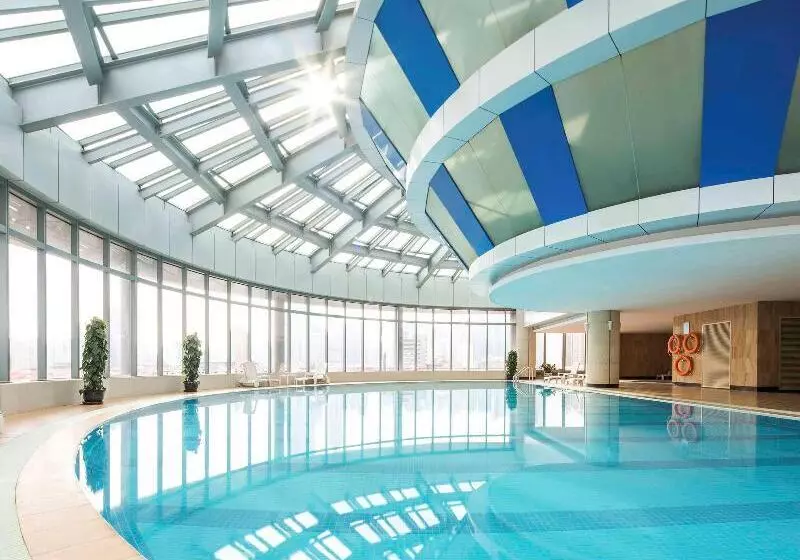 Novotel Atlantis Shanghai   Breakfast In The Clouds With River View In The Revolving Restaurant