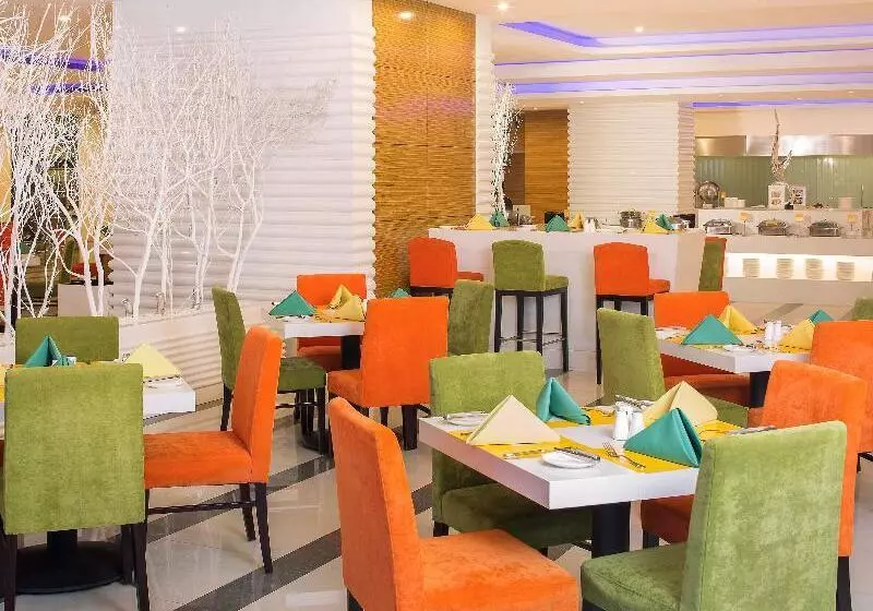 Novotel Atlantis Shanghai   Breakfast In The Clouds With River View In The Revolving Restaurant