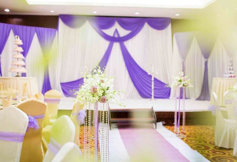 Novotel Atlantis Shanghai Breakfast In The Clouds With River View In The Revolving Restaurant