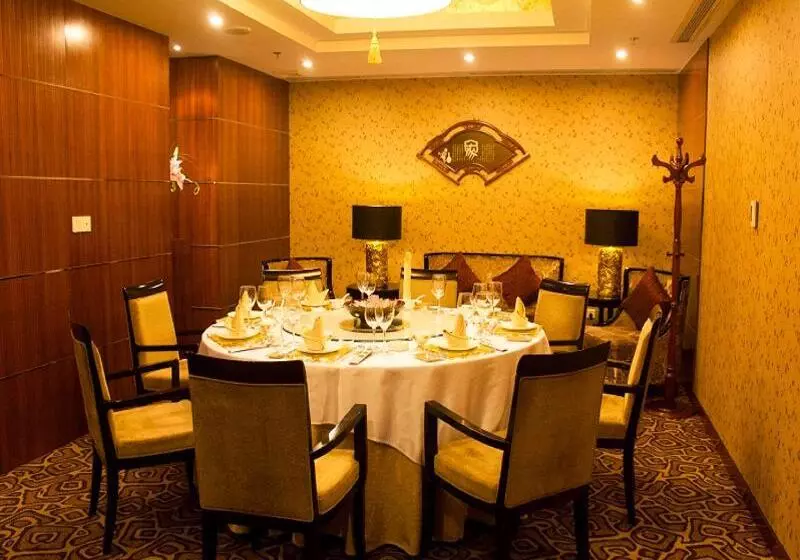 Novotel Atlantis Shanghai   Breakfast In The Clouds With River View In The Revolving Restaurant