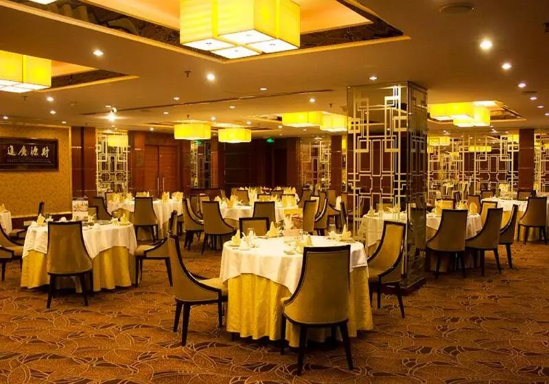 Novotel Atlantis Shanghai   Breakfast In The Clouds With River View In The Revolving Restaurant