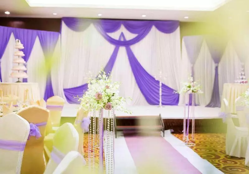 Novotel Atlantis Shanghai   Breakfast In The Clouds With River View In The Revolving Restaurant