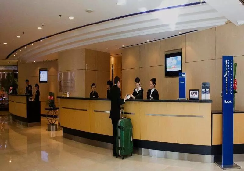 Novotel Atlantis Shanghai   Breakfast In The Clouds With River View In The Revolving Restaurant