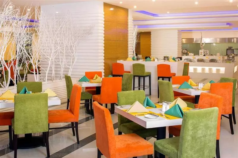 Novotel Atlantis Shanghai   Breakfast In The Clouds With River View In The Revolving Restaurant