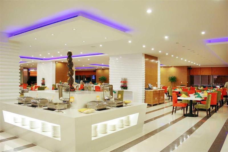 Novotel Atlantis Shanghai Breakfast In The Clouds With River View In The Revolving Restaurant