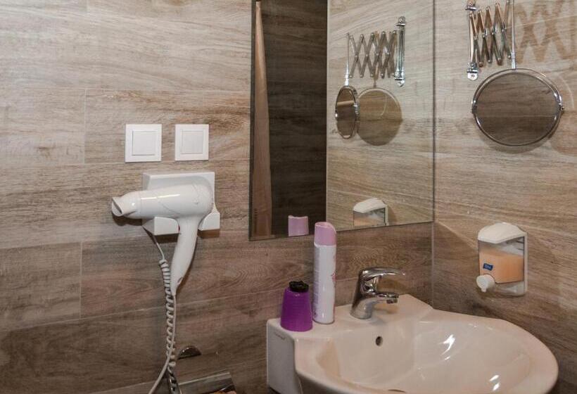 הוסטל Anva House