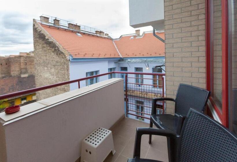 הוסטל Anva House