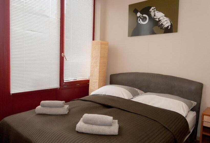 הוסטל Anva House