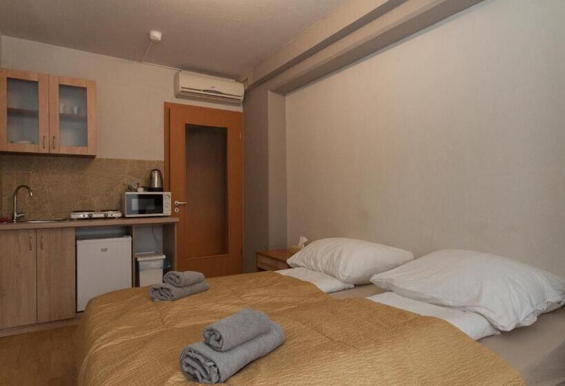 הוסטל Anva House