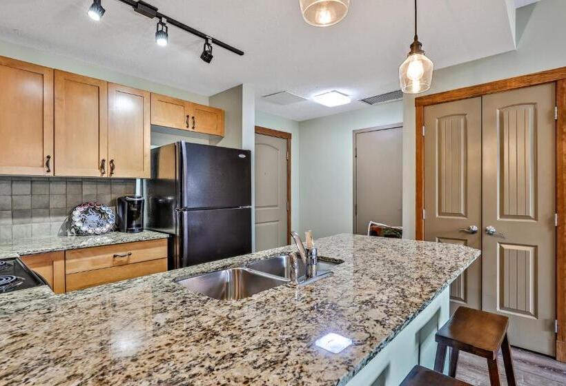 Fenwick Vacation Rentals Inviting Rocky Mountain Hot Tub In Top Rated Condo