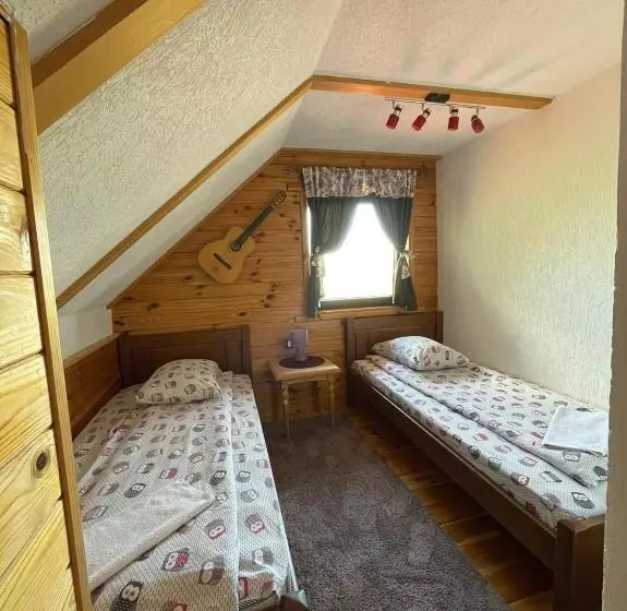 هتل Eco Village Highlander