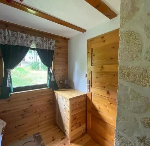 هتل Eco Village Highlander