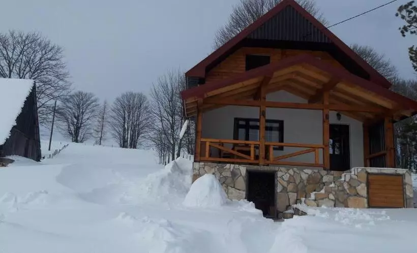 هتل Eco Village Highlander