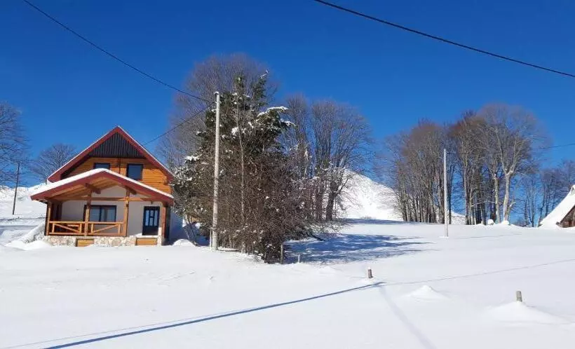 هتل Eco Village Highlander